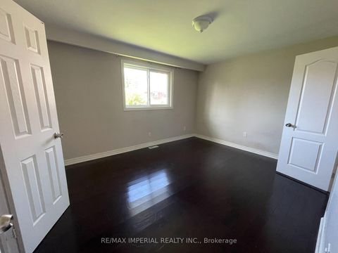 Photo 3 at 28 Bowhill Crescent, Pleasant View, Toronto