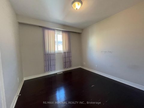 Photo 5 at 28 Bowhill Crescent, Pleasant View, Toronto