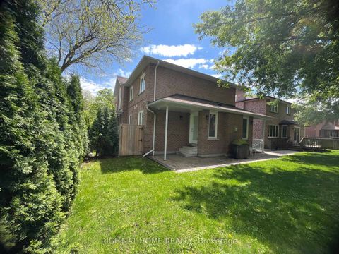Photo 2 at 152 Holmes Avenue, Willowdale East, Toronto
