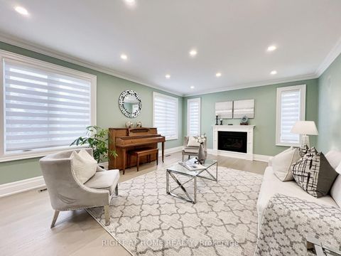 Photo 6 at 152 Holmes Avenue, Willowdale East, Toronto
