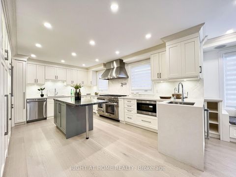 Photo 12 at 152 Holmes Avenue, Willowdale East, Toronto