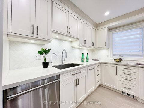 Photo 13 at 152 Holmes Avenue, Willowdale East, Toronto