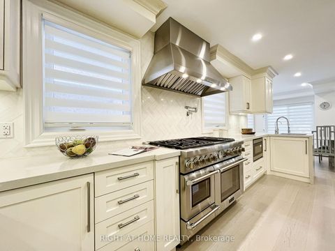 Photo 14 at 152 Holmes Avenue, Willowdale East, Toronto