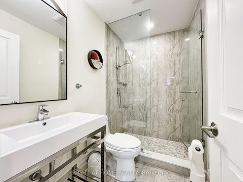 Photo 17 at 152 Holmes Avenue, Willowdale East, Toronto