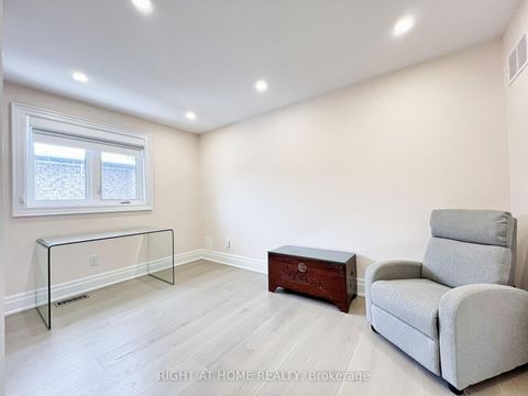 Photo 26 at 152 Holmes Avenue, Willowdale East, Toronto