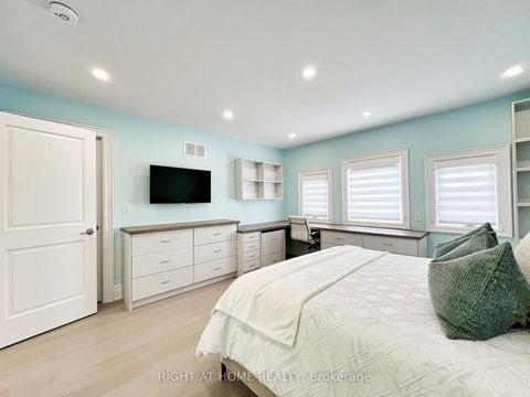 Photo 29 at 152 Holmes Avenue, Willowdale East, Toronto