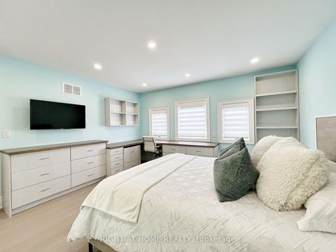 Photo 30 at 152 Holmes Avenue, Willowdale East, Toronto