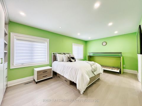 Photo 31 at 152 Holmes Avenue, Willowdale East, Toronto