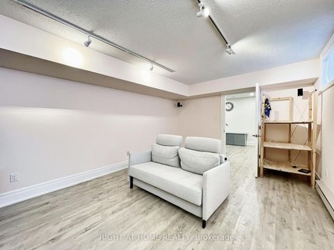 Photo 37 at 152 Holmes Avenue, Willowdale East, Toronto