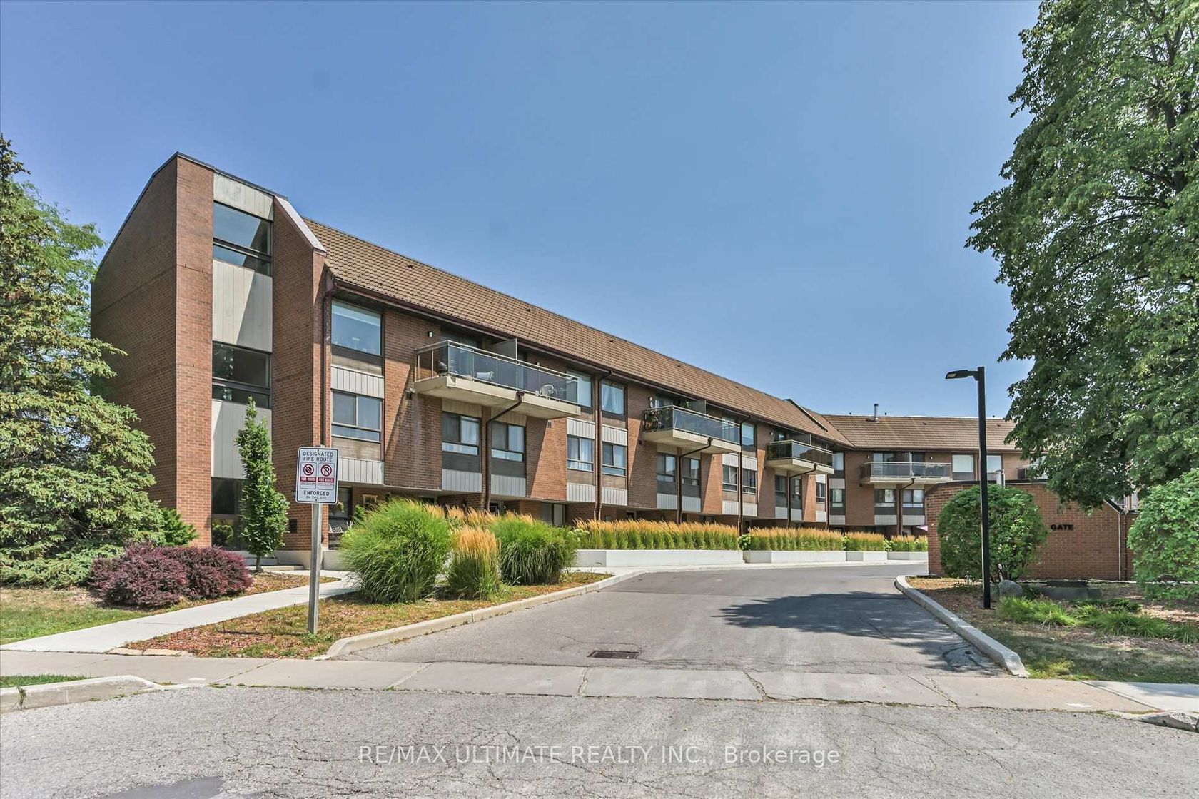 517 - 1000 cedarglen, Erindale, Mississauga by Loree Meneguzzi Real Estate 517 - 1000 cedarglen, Erindale, Mississauga
