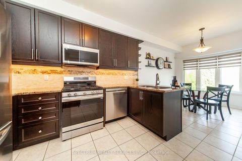 Photo 10 at 20 Worthview Drive, West Woodbridge, Vaughan