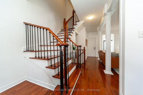 Photo 11 at 20 Worthview Drive, West Woodbridge, Vaughan