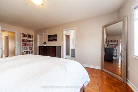Photo 14 at 20 Worthview Drive, West Woodbridge, Vaughan