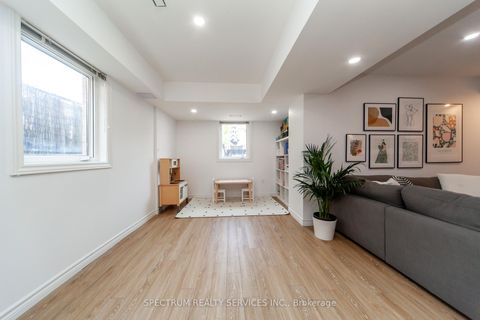 Photo 26 at 20 Worthview Drive, West Woodbridge, Vaughan