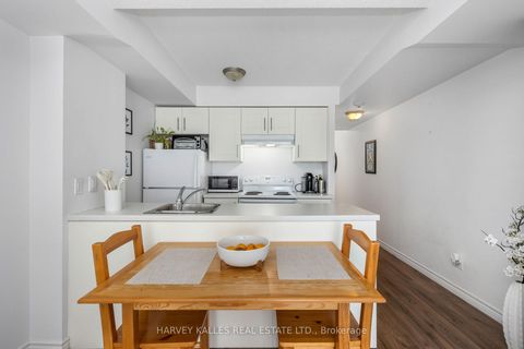 Photo 6 at 212 - 15 Maplewood Avenue, Cedarvale, Toronto