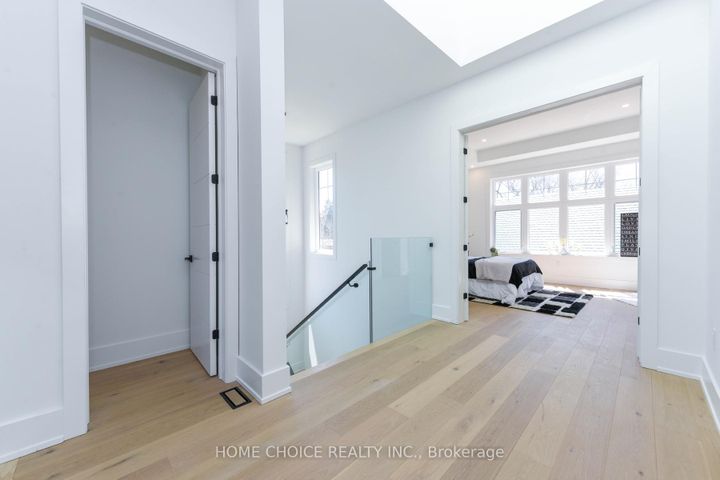 Photo 18 at 302 Tuck Drive, Shoreacres, Burlington