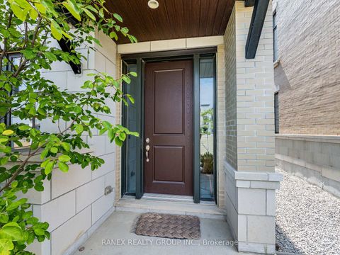 Photo 3 at 24 Heriot Place N, Patterson, Vaughan