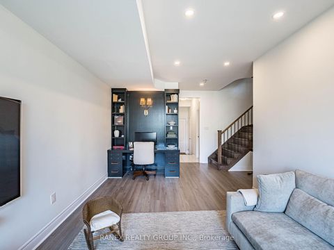Photo 8 at 24 Heriot Place N, Patterson, Vaughan