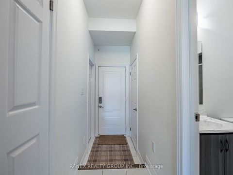 Photo 11 at 24 Heriot Place N, Patterson, Vaughan