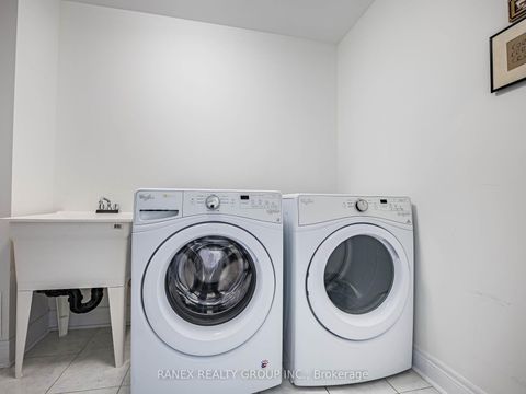 Photo 14 at 24 Heriot Place N, Patterson, Vaughan