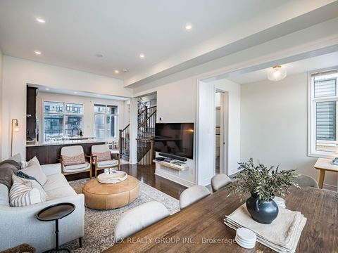Photo 17 at 24 Heriot Place N, Patterson, Vaughan