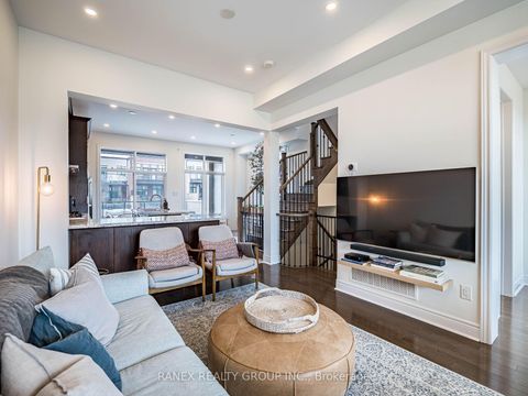 Photo 18 at 24 Heriot Place N, Patterson, Vaughan
