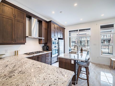 Photo 21 at 24 Heriot Place N, Patterson, Vaughan
