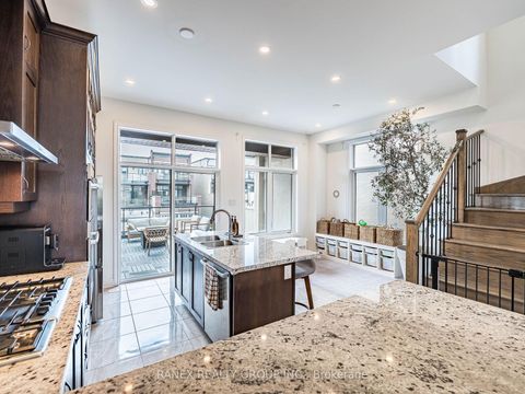 Photo 22 at 24 Heriot Place N, Patterson, Vaughan