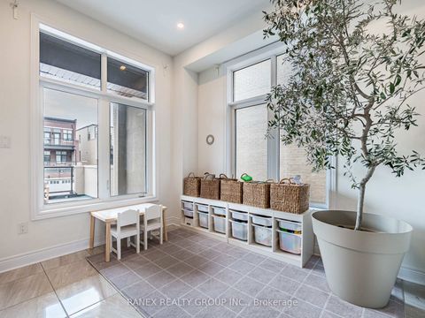 Photo 25 at 24 Heriot Place N, Patterson, Vaughan