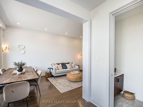 Photo 35 at 24 Heriot Place N, Patterson, Vaughan