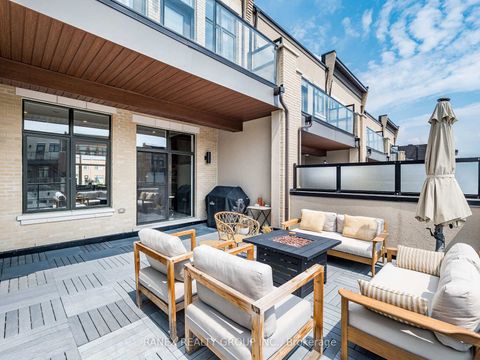 Photo 39 at 24 Heriot Place N, Patterson, Vaughan