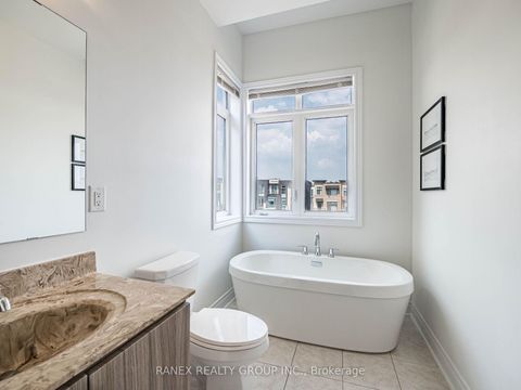 Photo 43 at 24 Heriot Place N, Patterson, Vaughan