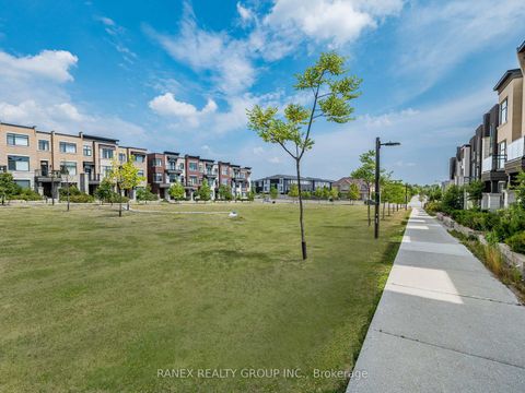 Photo 48 at 24 Heriot Place N, Patterson, Vaughan