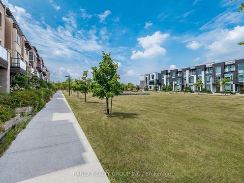 Photo 49 at 24 Heriot Place N, Patterson, Vaughan