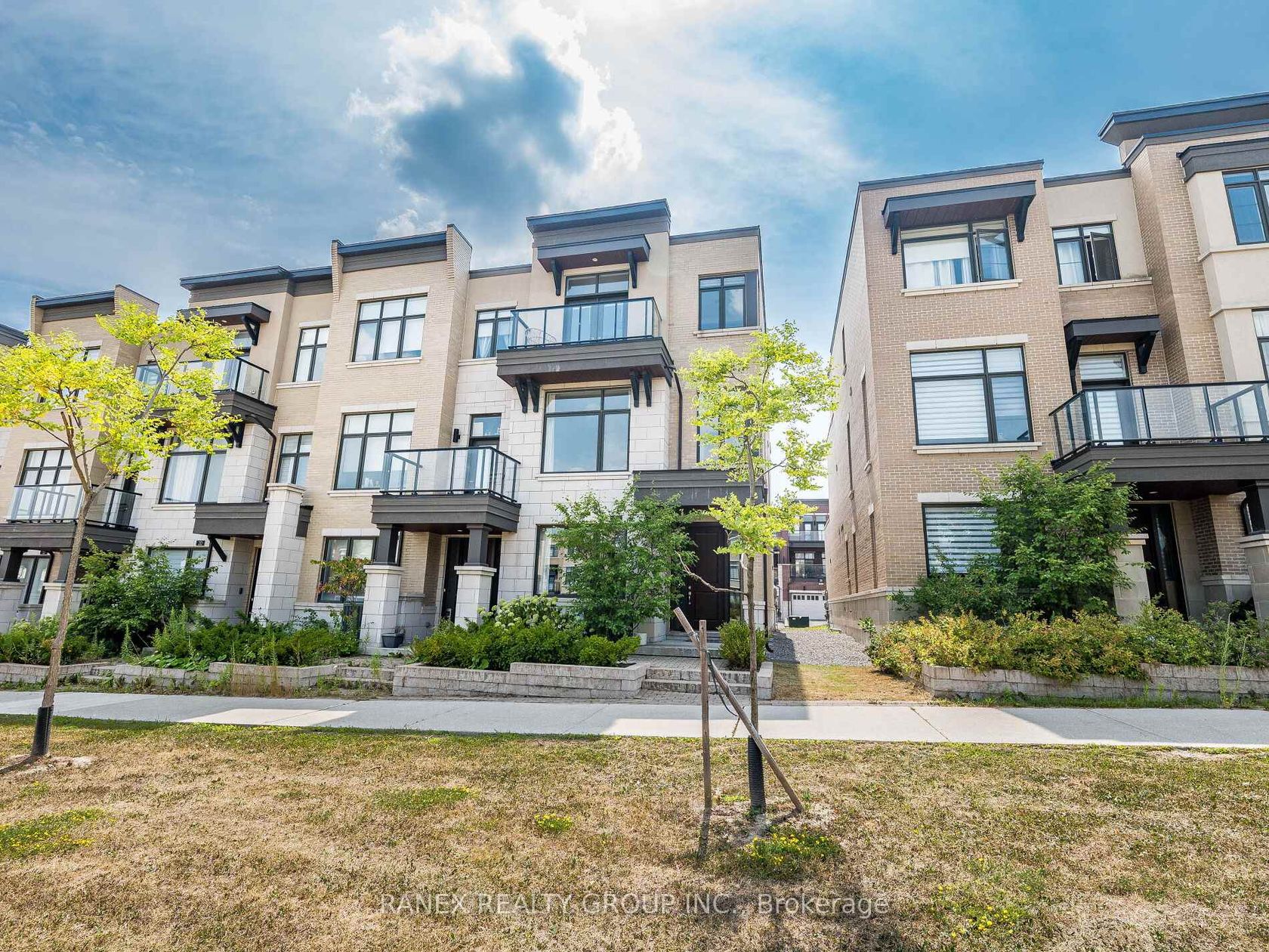 24 Heriot Place N, Patterson, Vaughan 