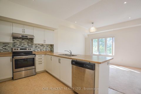 Photo 9 at 20 - 1 Eaton Park Lane, L'Amoreaux, Toronto