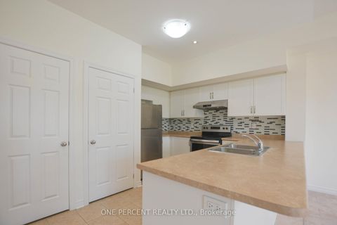 Photo 11 at 20 - 1 Eaton Park Lane, L'Amoreaux, Toronto