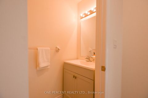 Photo 12 at 20 - 1 Eaton Park Lane, L'Amoreaux, Toronto