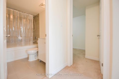 Photo 18 at 20 - 1 Eaton Park Lane, L'Amoreaux, Toronto