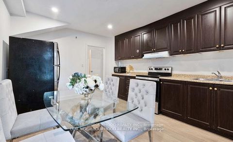 Photo 11 at 243 Lippincott Street, University, Toronto