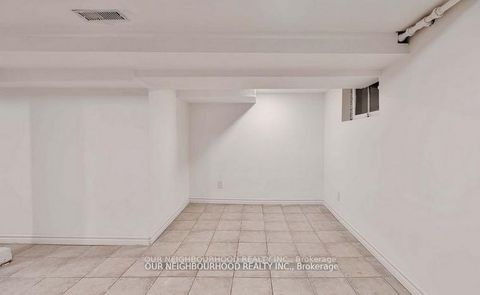 Photo 21 at 243 Lippincott Street, University, Toronto