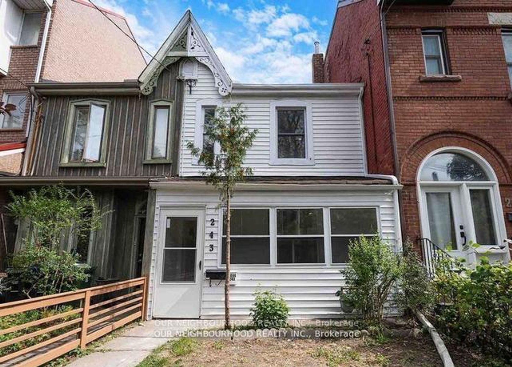 243 Lippincott Street, University, Toronto 