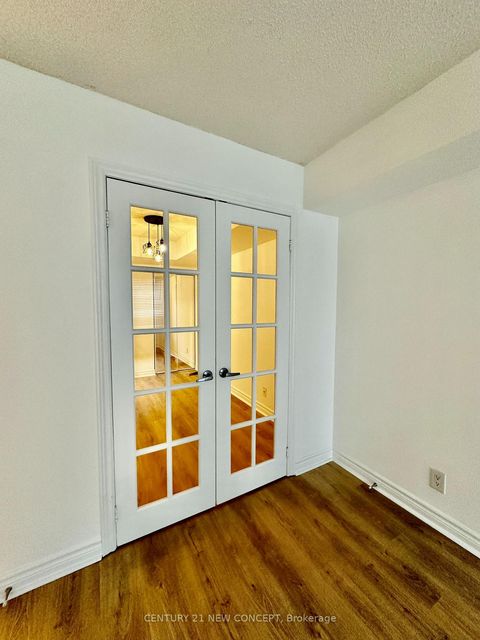 Photo 4 at 409 - 225 Wellesley Street E, South St. James Town, Toronto