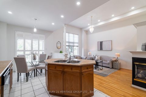 Photo 12 at 211 Kayla Crescent, Maple, Vaughan