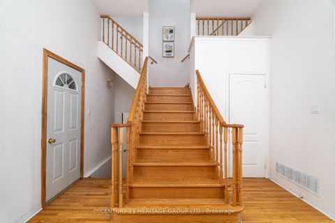 Photo 16 at 211 Kayla Crescent, Maple, Vaughan