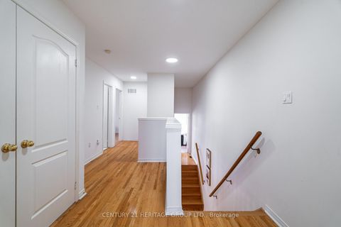 Photo 17 at 211 Kayla Crescent, Maple, Vaughan