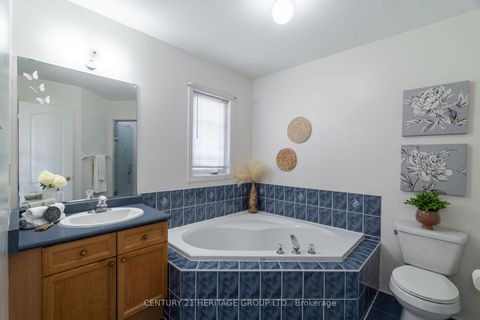 Photo 22 at 211 Kayla Crescent, Maple, Vaughan