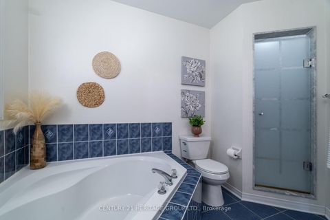 Photo 23 at 211 Kayla Crescent, Maple, Vaughan