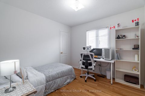 Photo 24 at 211 Kayla Crescent, Maple, Vaughan