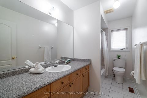 Photo 30 at 211 Kayla Crescent, Maple, Vaughan